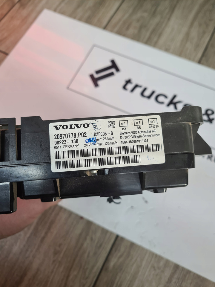 VOLVO ZEGARY LICZNIKI AUTOMAT VOLVO FL FE 20970778 - Műszerfal - Teherautó: 4 kép. VOLVO ZEGARY LICZNIKI AUTOMAT VOLVO FL FE 20970778 - Műszerfal - Teherautó: 4 kép.