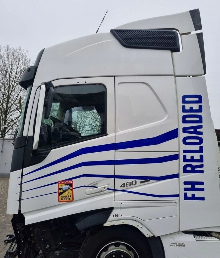 Volvo-ABG VOLVO FH 4 EURO 6 GLOBETROTTER 2018 ROK Volvo VOLVO FH 4 EURO 6 GLOBETROTTER 2018 ROK - Fülke - Teherautó: 1 kép. Volvo-ABG VOLVO FH 4 EURO 6 GLOBETROTTER 2018 ROK Volvo VOLVO FH 4 EURO 6 GLOBETROTTER 2018 ROK - Fülke - Teherautó: 1 kép.