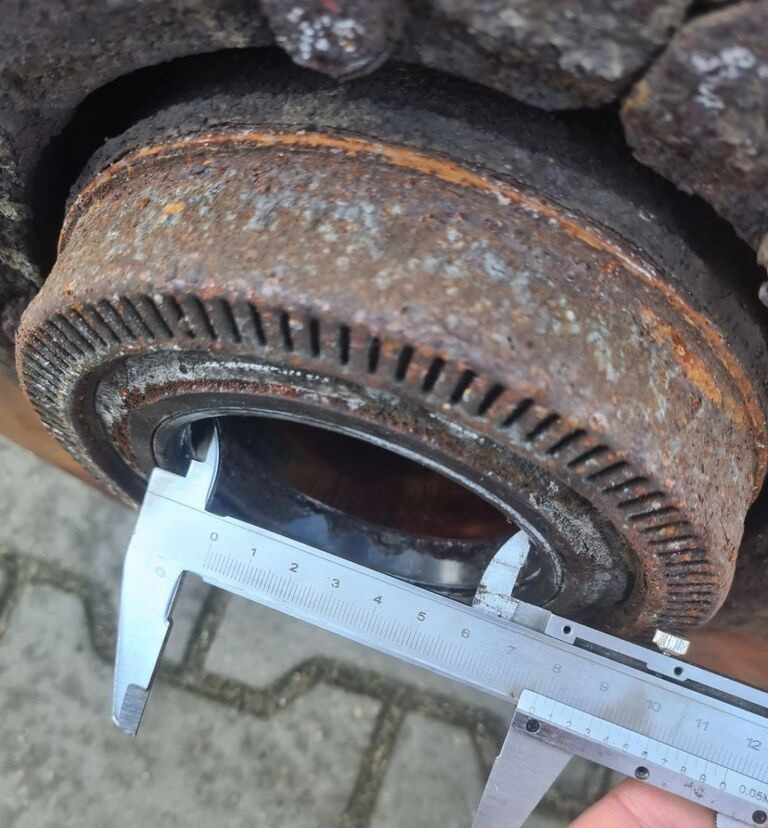 Volvo FI 78 TARCZA 410MM FH 4 FM 4 RENAULT GAMA T FI Volvo FI 78 TARCZA 410MM VOLVO FH 4 FM 4 RENAULT GAMA T - Szabadonfutó agy - Teherautó: 2 kép. Volvo FI 78 TARCZA 410MM FH 4 FM 4 RENAULT GAMA T FI Volvo FI 78 TARCZA 410MM VOLVO FH 4 FM 4 RENAULT GAMA T - Szabadonfutó agy - Teherautó: 2 kép.