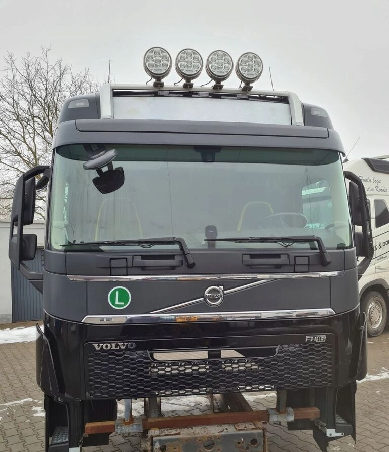 Volvo KOMPLETNA FH 16 750 EURO 6 GLOBETROTTER 2018 ROK Volvo VOLVO FH 16 750 EURO 6 GLOBETROTTER 2018 ROK - Fülke - Teherautó: 1 kép. Volvo KOMPLETNA FH 16 750 EURO 6 GLOBETROTTER 2018 ROK Volvo VOLVO FH 16 750 EURO 6 GLOBETROTTER 2018 ROK - Fülke - Teherautó: 1 kép.