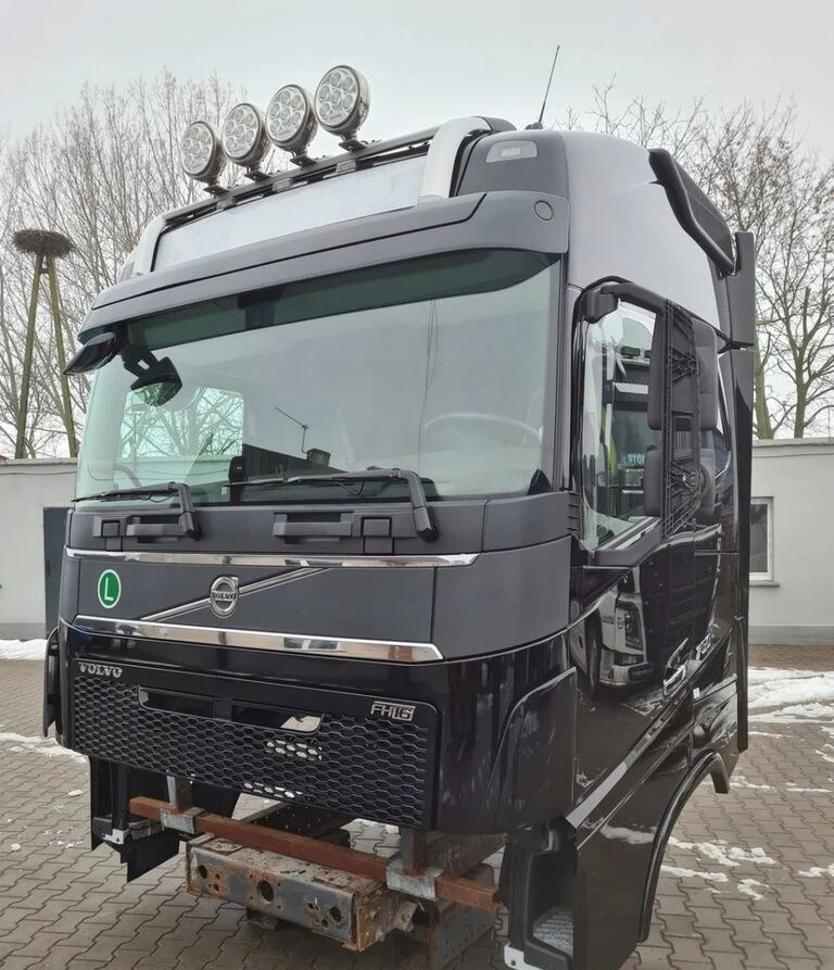 Volvo KOMPLETNA FH 16 750 EURO 6 GLOBETROTTER 2018 ROK Volvo VOLVO FH 16 750 EURO 6 GLOBETROTTER 2018 ROK - Fülke - Teherautó: 5 kép. Volvo KOMPLETNA FH 16 750 EURO 6 GLOBETROTTER 2018 ROK Volvo VOLVO FH 16 750 EURO 6 GLOBETROTTER 2018 ROK - Fülke - Teherautó: 5 kép.