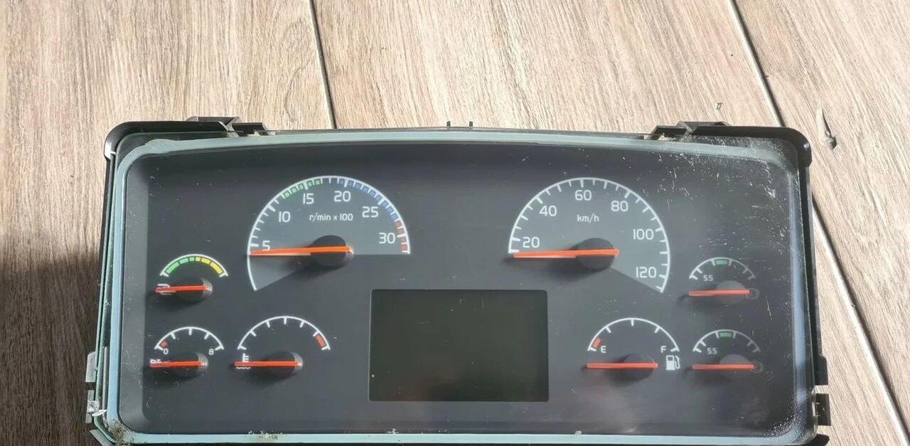 Volvo ZEGARY LICZNIKI AUTOMAT FL FE 21573674 Volvo VOLVO FL FE - Műszerfal - Teherautó: 2 kép. Volvo ZEGARY LICZNIKI AUTOMAT FL FE 21573674 Volvo VOLVO FL FE - Műszerfal - Teherautó: 2 kép.