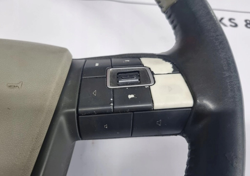 WIELOFUNKCYJNA VOLVO FH 4 FM 4 FMX - Kormánykerék: 5 kép. WIELOFUNKCYJNA VOLVO FH 4 FM 4 FMX - Kormánykerék: 5 kép.
