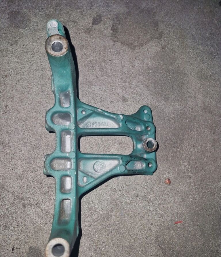 WSPORNIK ŁAPA MOCOWANIE PODSTAWA VOLVO FH 16 D16K 21938087 Volvo FH 16 D16K 21938087 Volvo VOLVO FH 16 D16K 21938087 - Karosszéria és külső - Teherautó: 3 kép. WSPORNIK ŁAPA MOCOWANIE PODSTAWA VOLVO FH 16 D16K 21938087 Volvo FH 16 D16K 21938087 Volvo VOLVO FH 16 D16K 21938087 - Karosszéria és külső - Teherautó: 3 kép.