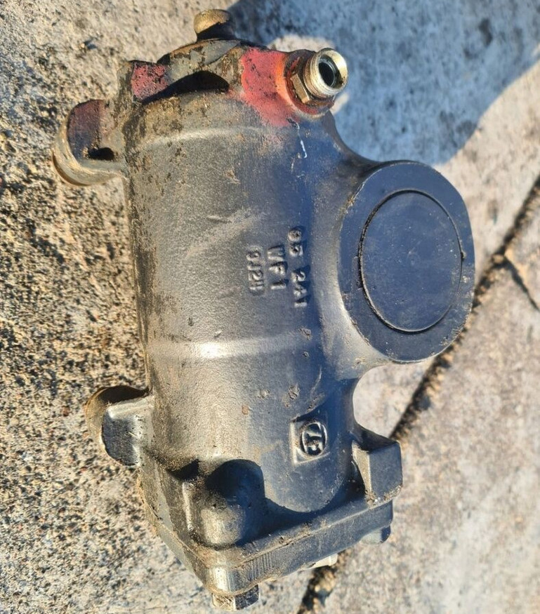 ZF KOLUMNA PRZEKŁADNIA KIEROWNICZA RENAULT MIDLUM DXI 19,5 - Kormánymű - Teherautó: 1 kép. ZF KOLUMNA PRZEKŁADNIA KIEROWNICZA RENAULT MIDLUM DXI 19,5 - Kormánymű - Teherautó: 1 kép.