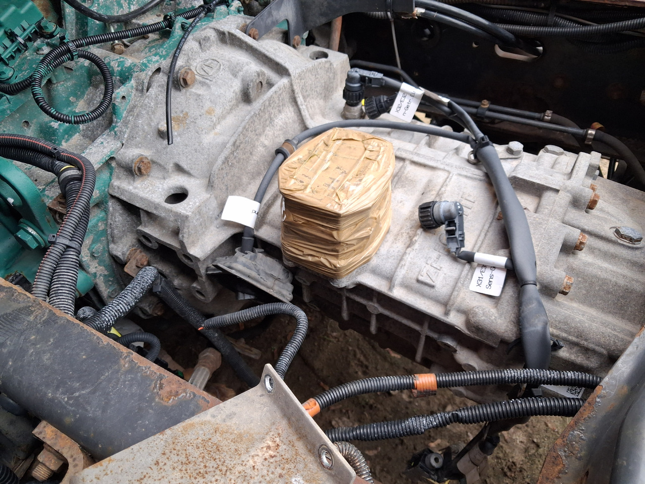 ZF SPRZEDAM SKRZYNIĘ BIEGÓW ASTRONIC LITE AUTOMAT. 6 AS 1000 TO - Sebességváltó - Teherautó: 2 kép. ZF SPRZEDAM SKRZYNIĘ BIEGÓW ASTRONIC LITE AUTOMAT. 6 AS 1000 TO - Sebességváltó - Teherautó: 2 kép.