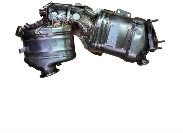 Jaguar Roetfilter Partikelfilter DPF F-Pace - 3.0 TD - LR125284 LPLA5H240BG T4A4 - Kipufogórendszer - Autó: 2 kép. Jaguar Roetfilter Partikelfilter DPF F-Pace - 3.0 TD - LR125284 LPLA5H240BG T4A4 - Kipufogórendszer - Autó: 2 kép.