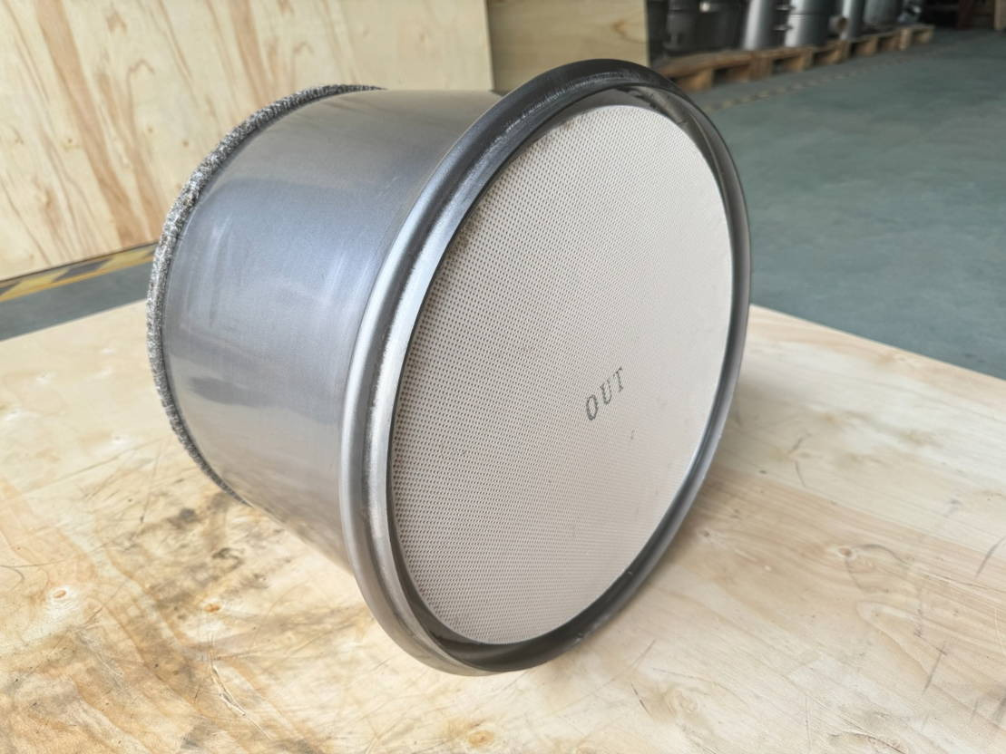 MAN Roetfilter / Partikelfilter / FAP TGX, TGS 81151030164, 81151039130, 8115103 - Kipufogórendszer - Teherautó: 3 kép. MAN Roetfilter / Partikelfilter / FAP TGX, TGS 81151030164, 81151039130, 8115103 - Kipufogórendszer - Teherautó: 3 kép.