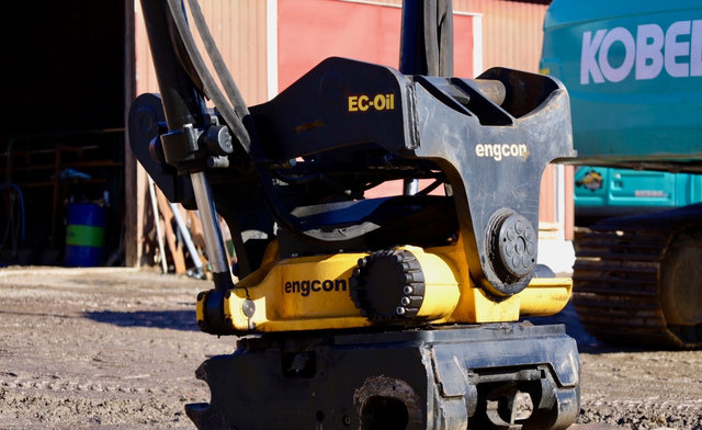 EngconEngcon EC233S-QS80-SS10 - Tiltrotátor: 4 kép. EngconEngcon EC233S-QS80-SS10 - Tiltrotátor: 4 kép.