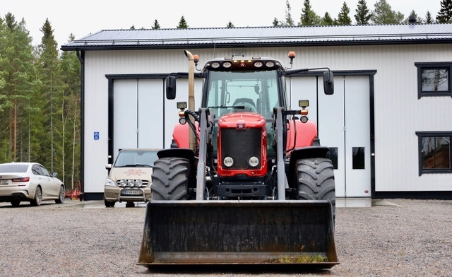 Massey Ferguson7485 Dyna-VT - Traktor: 4 kép. Massey Ferguson7485 Dyna-VT - Traktor: 4 kép.