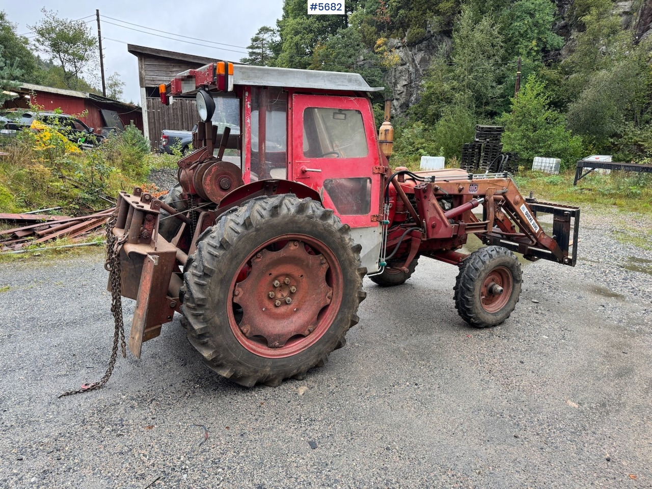 1971 Volvo 400 Buster w/ front loader and winch - Traktor: 5 kép. 1971 Volvo 400 Buster w/ front loader and winch - Traktor: 5 kép.