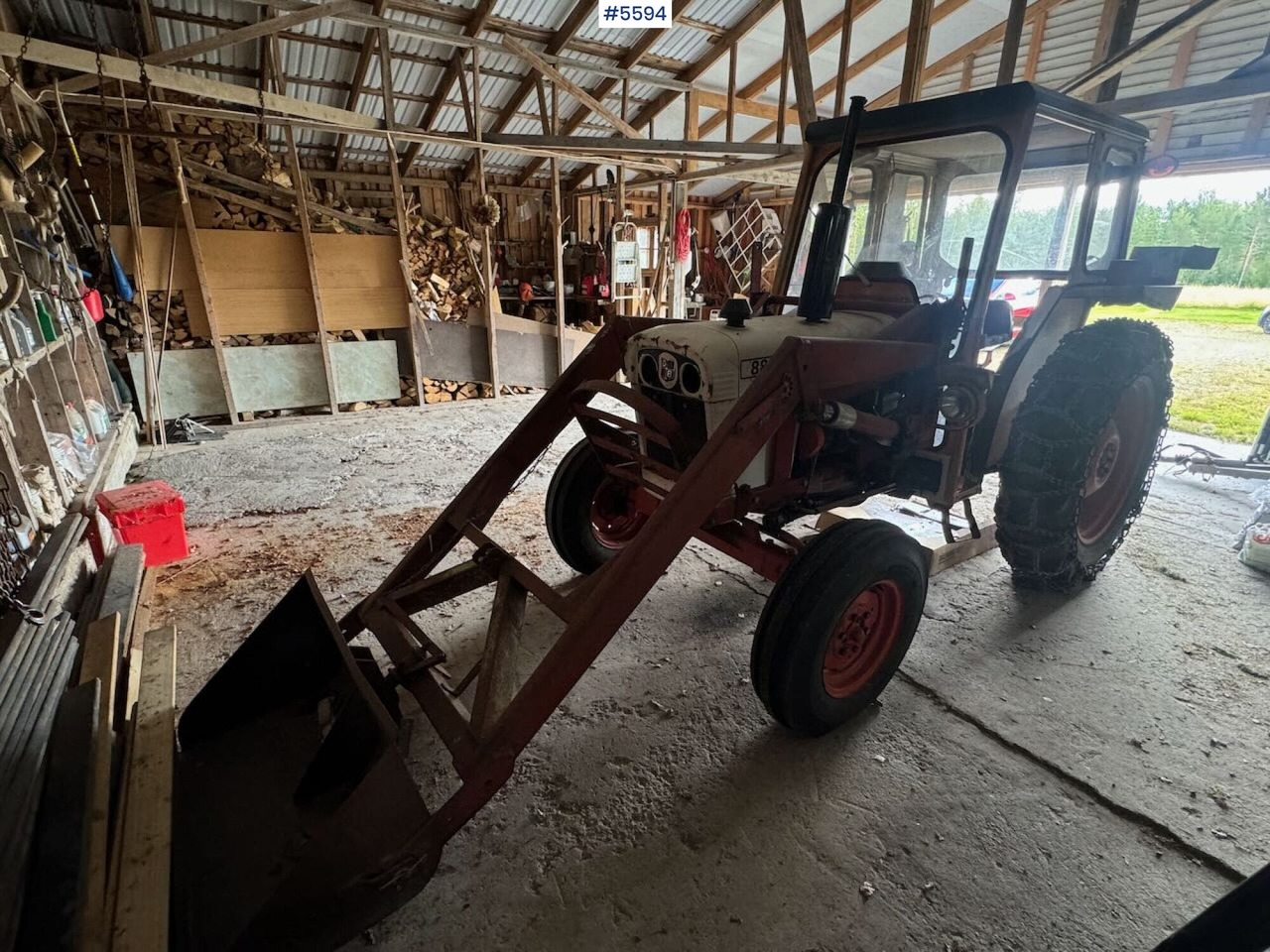 1974 David Brown 885 w/ loaders and chain. - Traktor: 2 kép. 1974 David Brown 885 w/ loaders and chain. - Traktor: 2 kép.