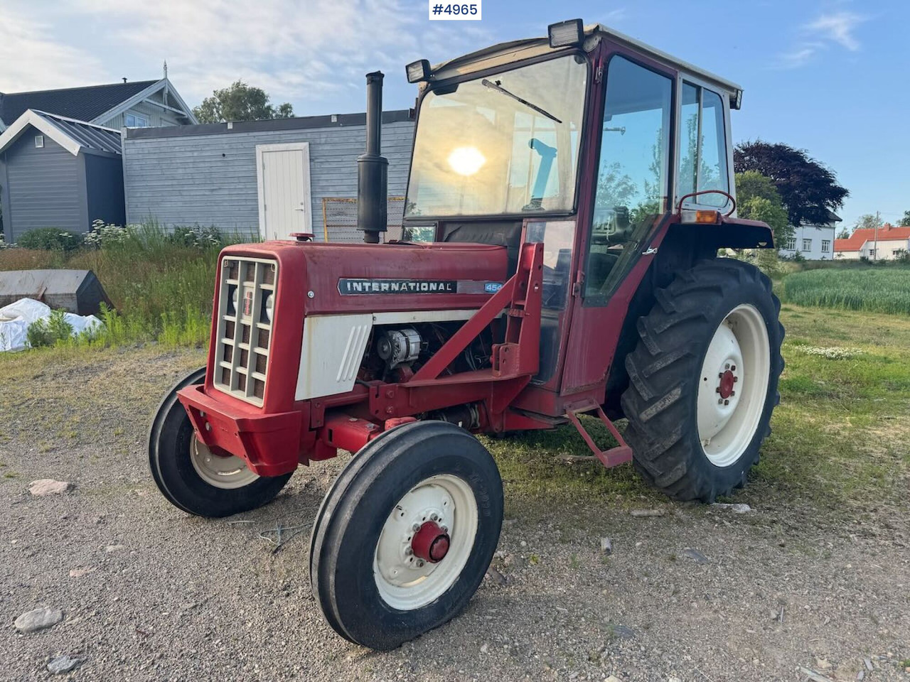 1977 International 454 4x2. Rep object. - Traktor: 1 kép. 1977 International 454 4x2. Rep object. - Traktor: 1 kép.