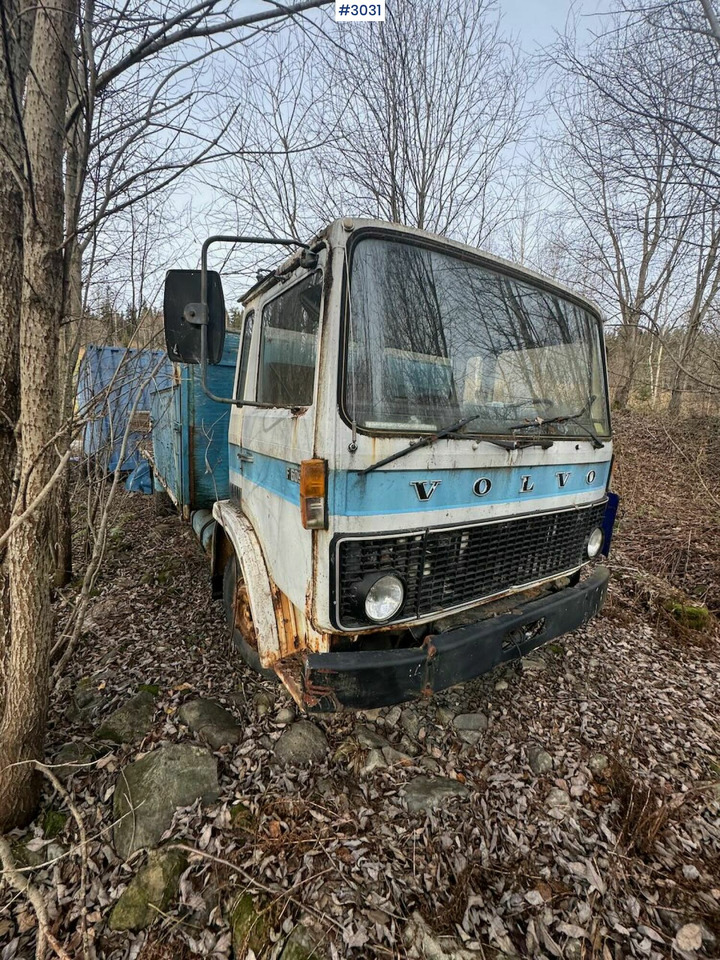 1978 Volvo F 609 flatbed truck - Platós teherautó: 5 kép. 1978 Volvo F 609 flatbed truck - Platós teherautó: 5 kép.