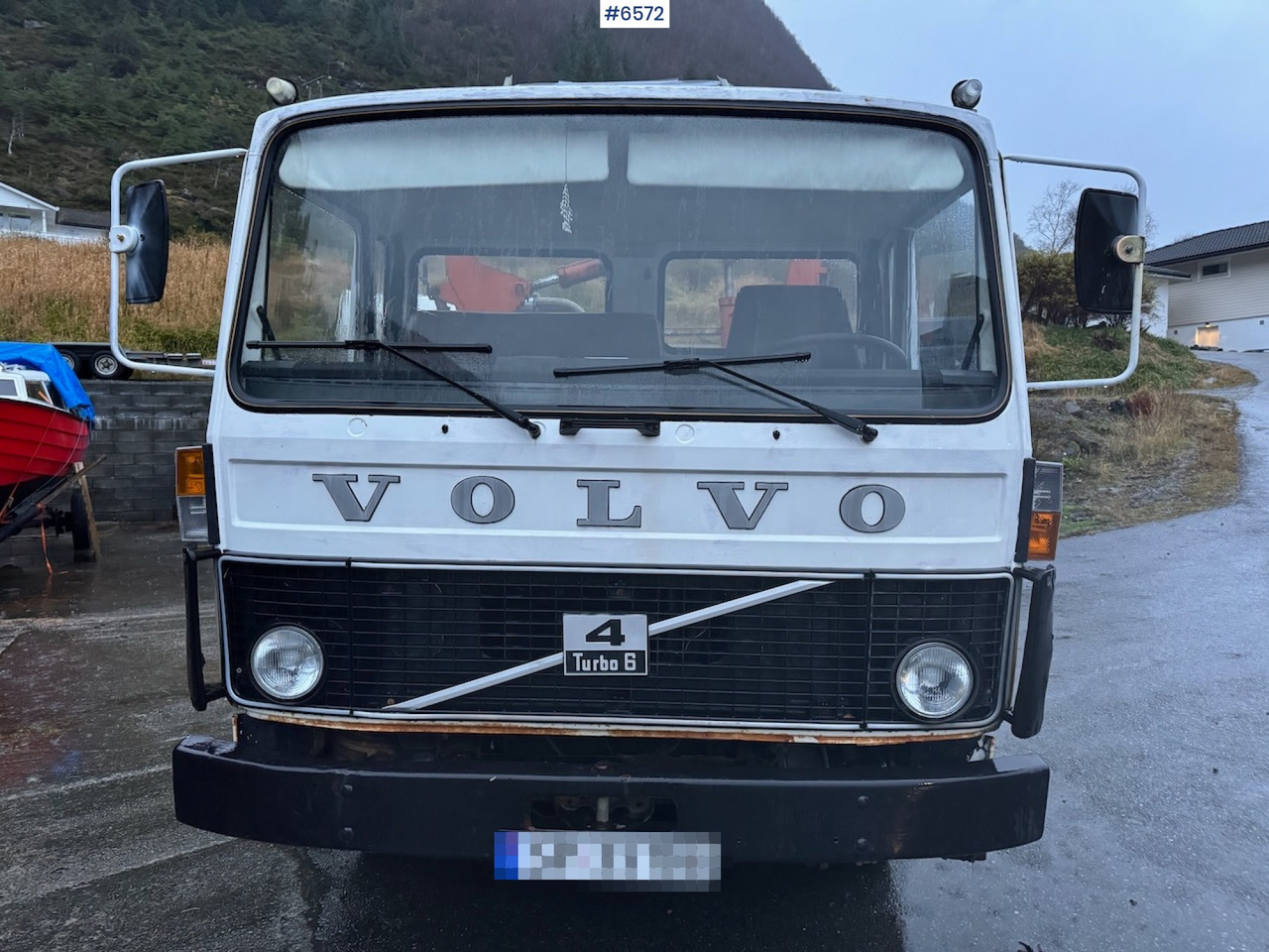 1980 Volvo F408 Turbo 6 4x2 w/ crane - Platós teherautó, Darus autó: 4 kép. 1980 Volvo F408 Turbo 6 4x2 w/ crane - Platós teherautó, Darus autó: 4 kép.