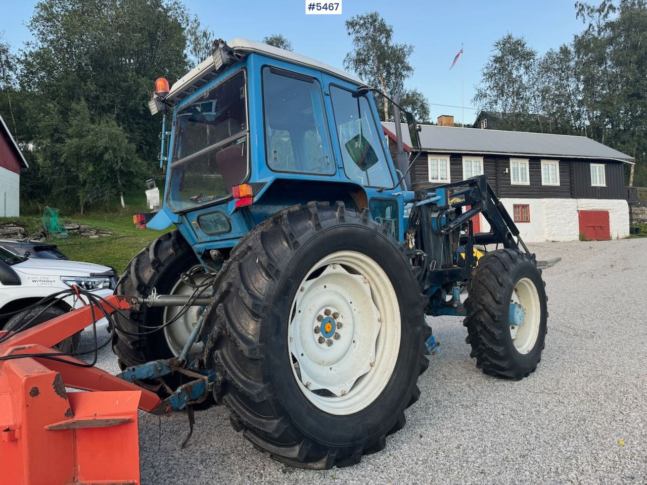 1983 Ford 7710 4x4 w/ frontloader - Traktor: 4 kép. 1983 Ford 7710 4x4 w/ frontloader - Traktor: 4 kép.