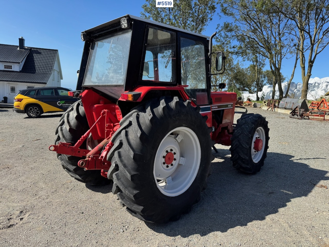 1983 International 585 - Traktor: 5 kép. 1983 International 585 - Traktor: 5 kép.