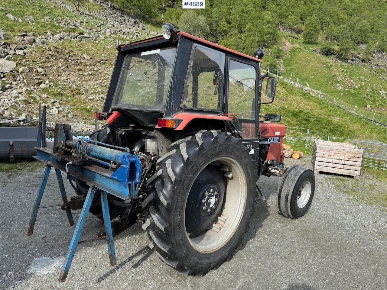 1986 Case International 585 - Traktor: 5 kép. 1986 Case International 585 - Traktor: 5 kép.