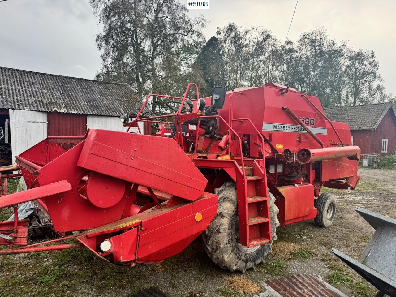 1986 Massey Ferguson 330 combine harvester - Kombájn: 5 kép. 1986 Massey Ferguson 330 combine harvester - Kombájn: 5 kép.
