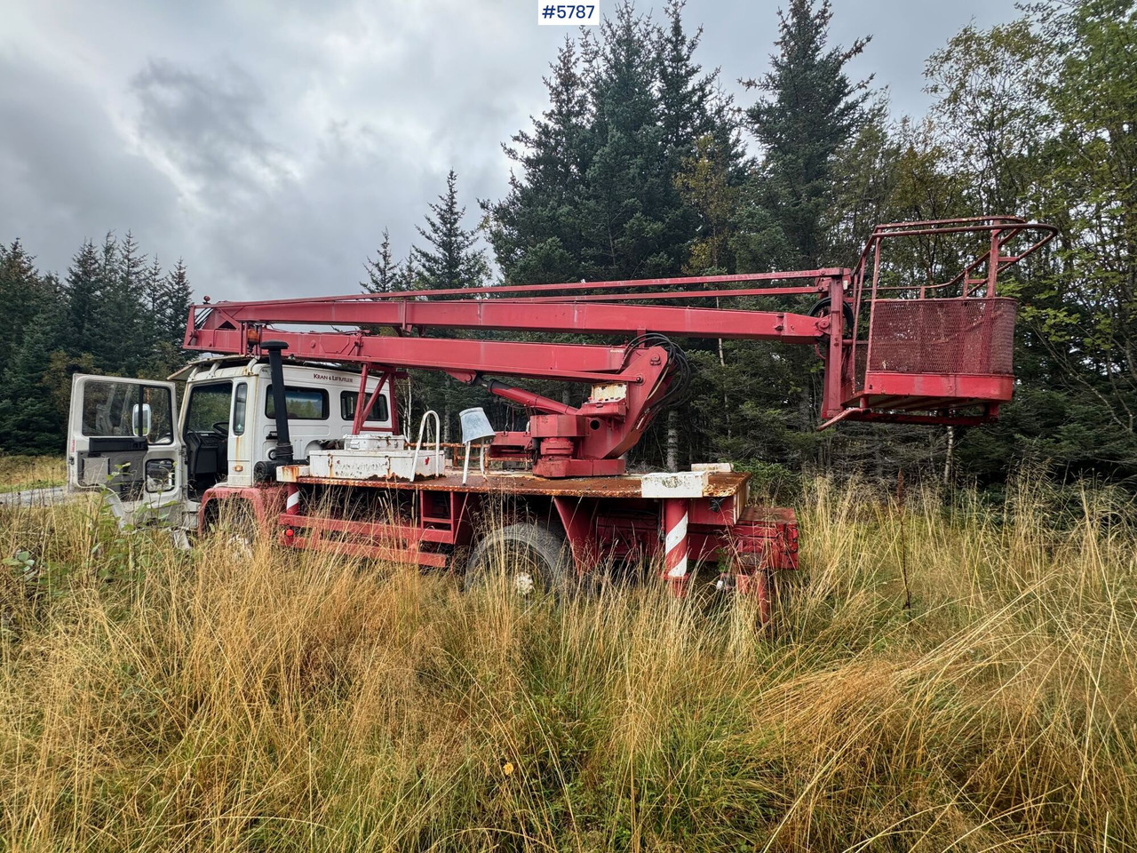 1986 Volvo FL614 with Lift. SEE VIDEO! - Emelőkosaras teherautó: 4 kép. 1986 Volvo FL614 with Lift. SEE VIDEO! - Emelőkosaras teherautó: 4 kép.