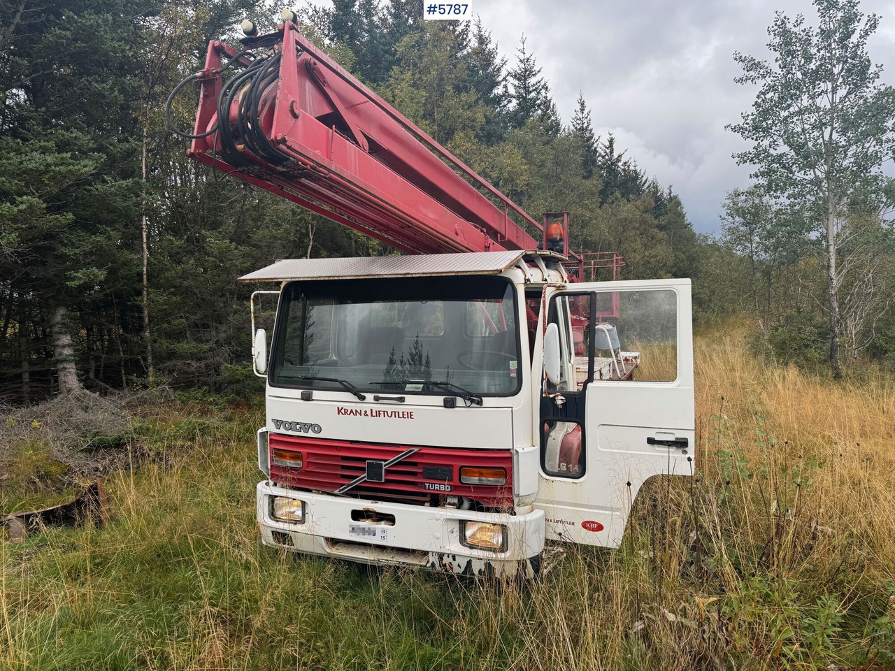 1986 Volvo FL614 with Lift. SEE VIDEO! - Emelőkosaras teherautó: 2 kép. 1986 Volvo FL614 with Lift. SEE VIDEO! - Emelőkosaras teherautó: 2 kép.