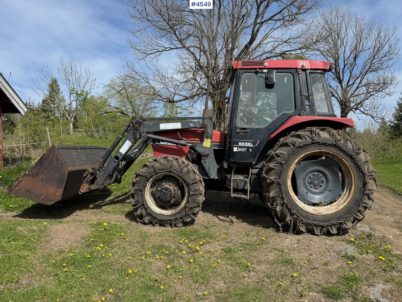1987 Case 685 XL w/front loader and some equipment. - Traktor: 1 kép. 1987 Case 685 XL w/front loader and some equipment. - Traktor: 1 kép.