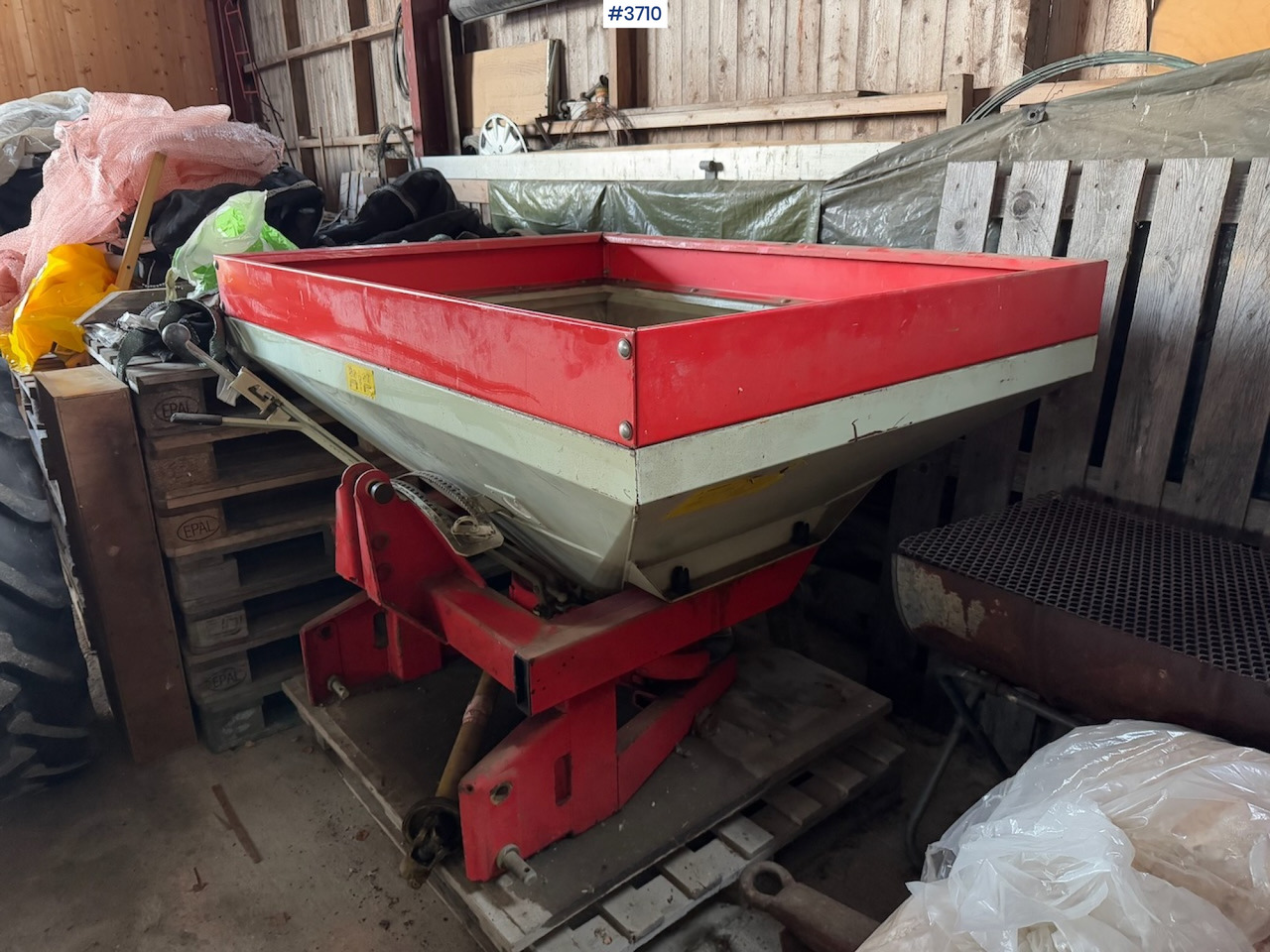 1989 Rauch Komet ZSA600 Fertilizer spreader - Műtrágyaszóró: 2 kép. 1989 Rauch Komet ZSA600 Fertilizer spreader - Műtrágyaszóró: 2 kép.