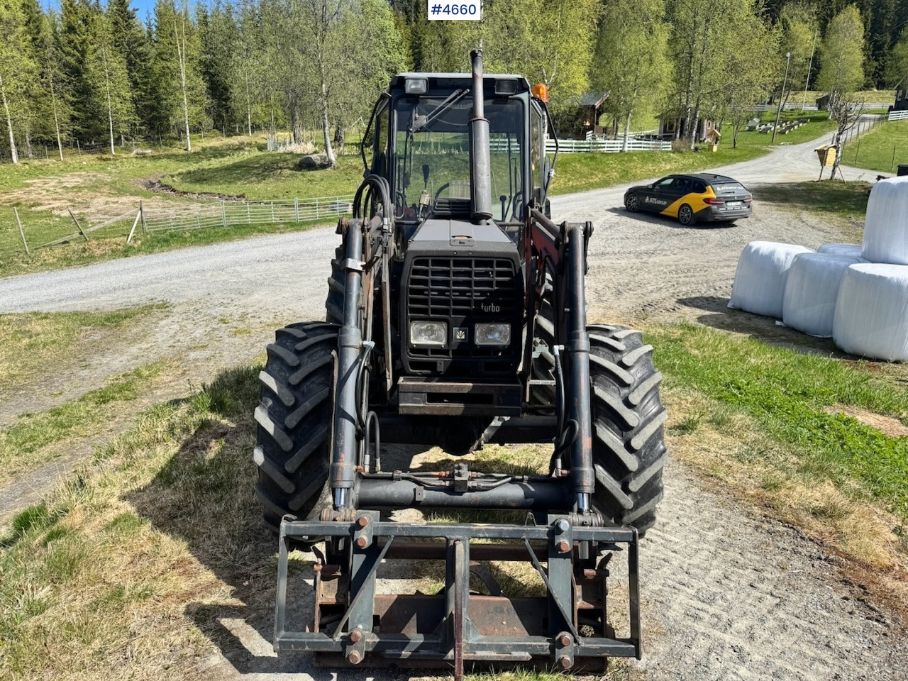 1989 Valmet 455 4x4 w/ Front loader - Traktor: 2 kép. 1989 Valmet 455 4x4 w/ Front loader - Traktor: 2 kép.