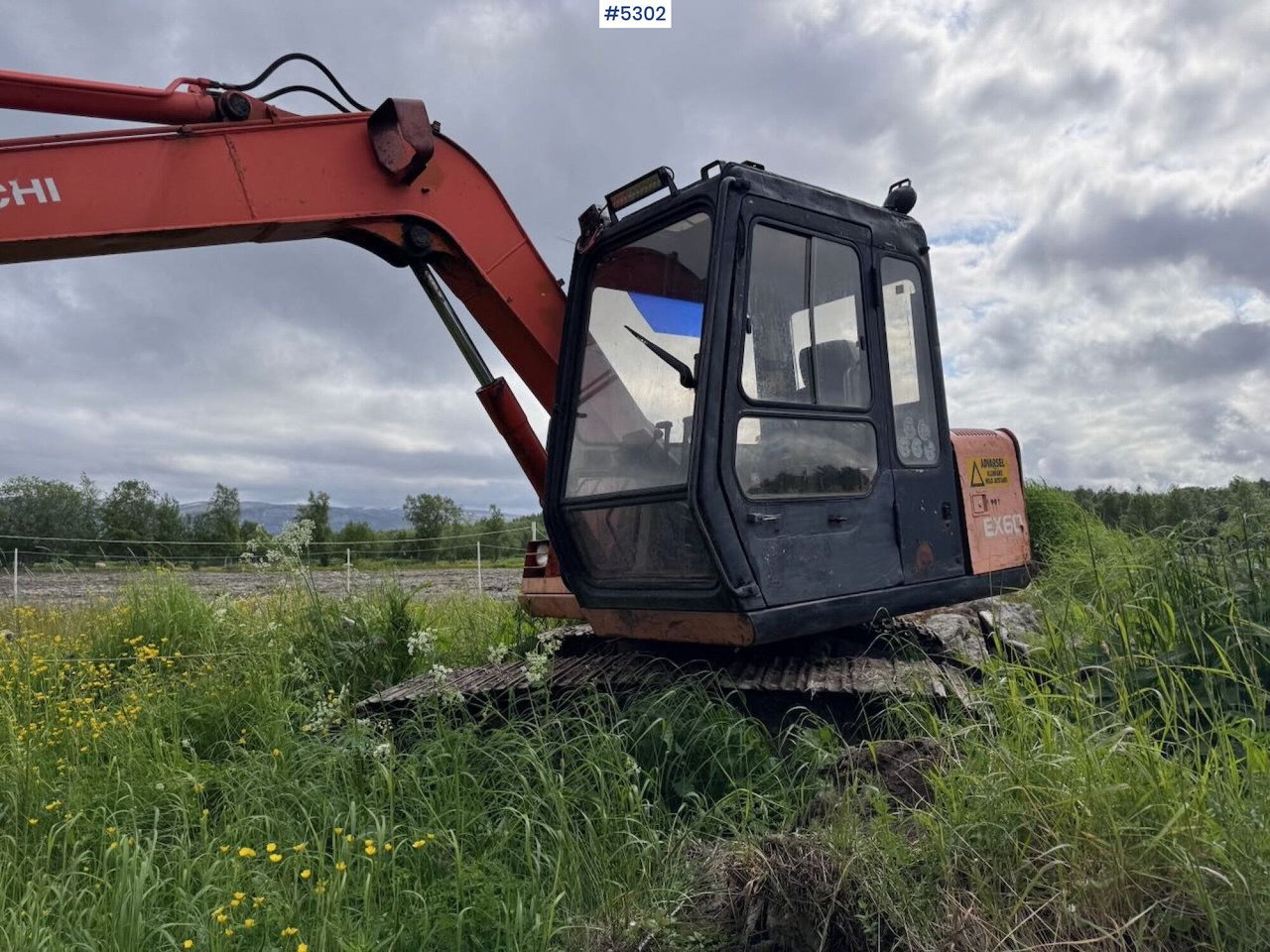 1990 Hitachi EX60 w/ 2 buckets - Kotrógép: 3 kép. 1990 Hitachi EX60 w/ 2 buckets - Kotrógép: 3 kép.