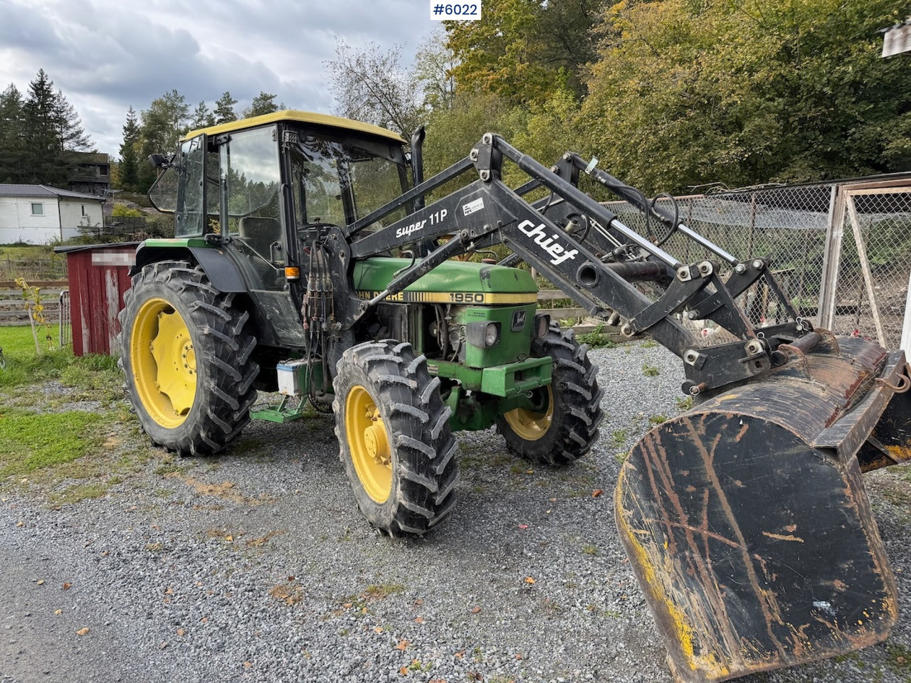 1990 John Deere 1950 Power Synchron w/ front loader. - Traktor: 1 kép. 1990 John Deere 1950 Power Synchron w/ front loader. - Traktor: 1 kép.