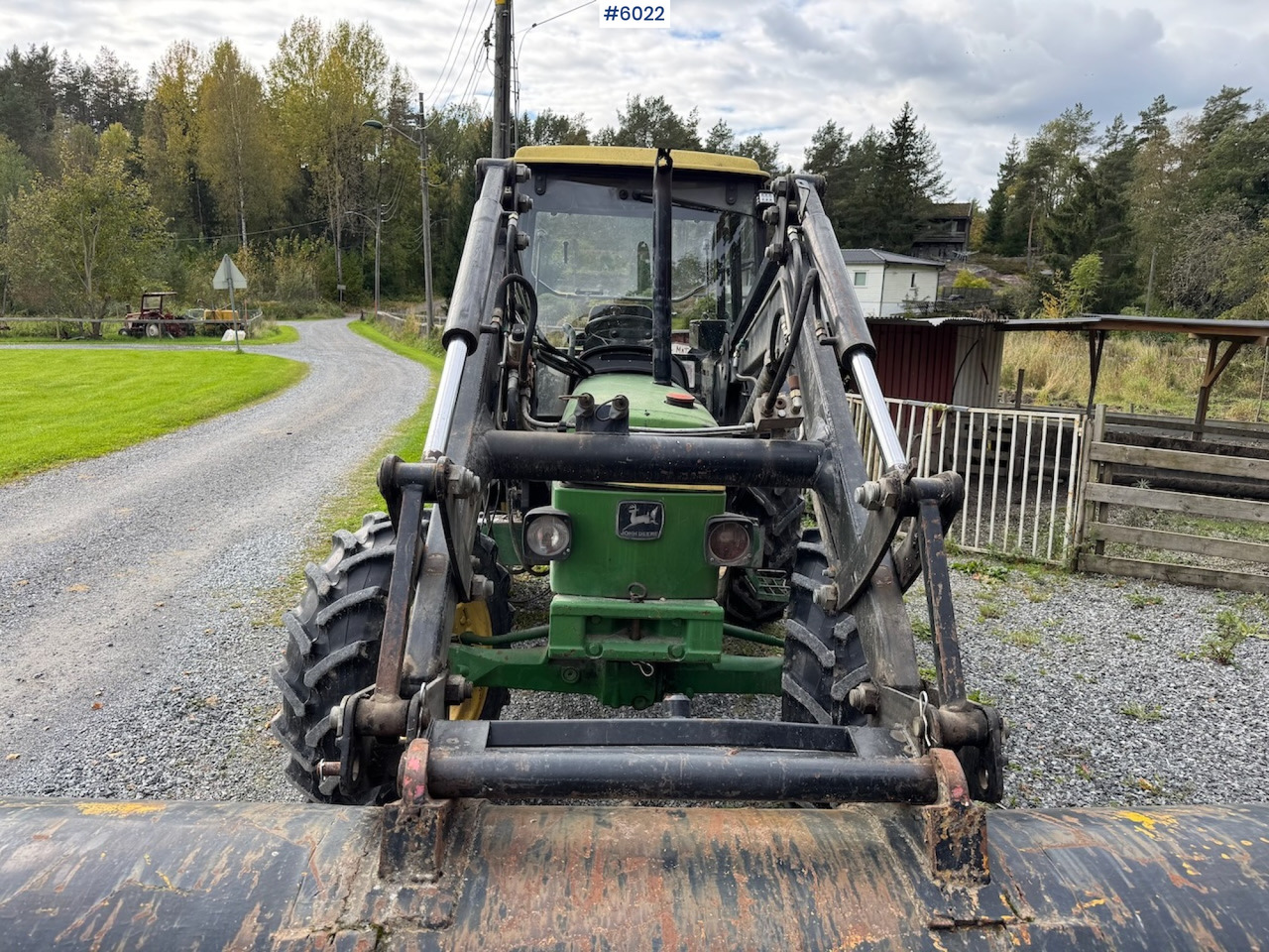 1990 John Deere 1950 Power Synchron w/ front loader. - Traktor: 3 kép. 1990 John Deere 1950 Power Synchron w/ front loader. - Traktor: 3 kép.