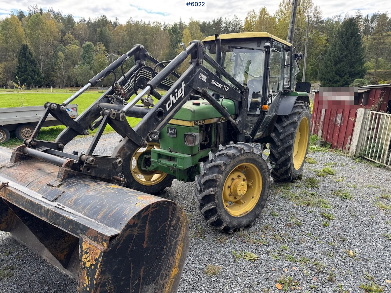 1990 John Deere 1950 Power Synchron w/ front loader. - Traktor: 2 kép. 1990 John Deere 1950 Power Synchron w/ front loader. - Traktor: 2 kép.