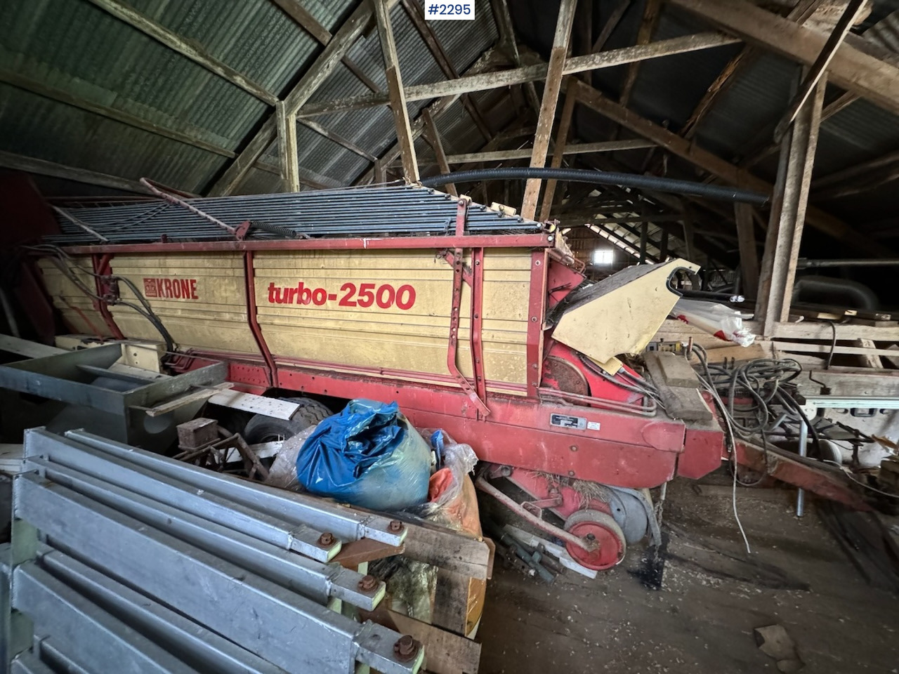 1990 Krone Turbo 2500 Loading trolley - Szálastakarmány betakarítás gépei: 1 kép. 1990 Krone Turbo 2500 Loading trolley - Szálastakarmány betakarítás gépei: 1 kép.