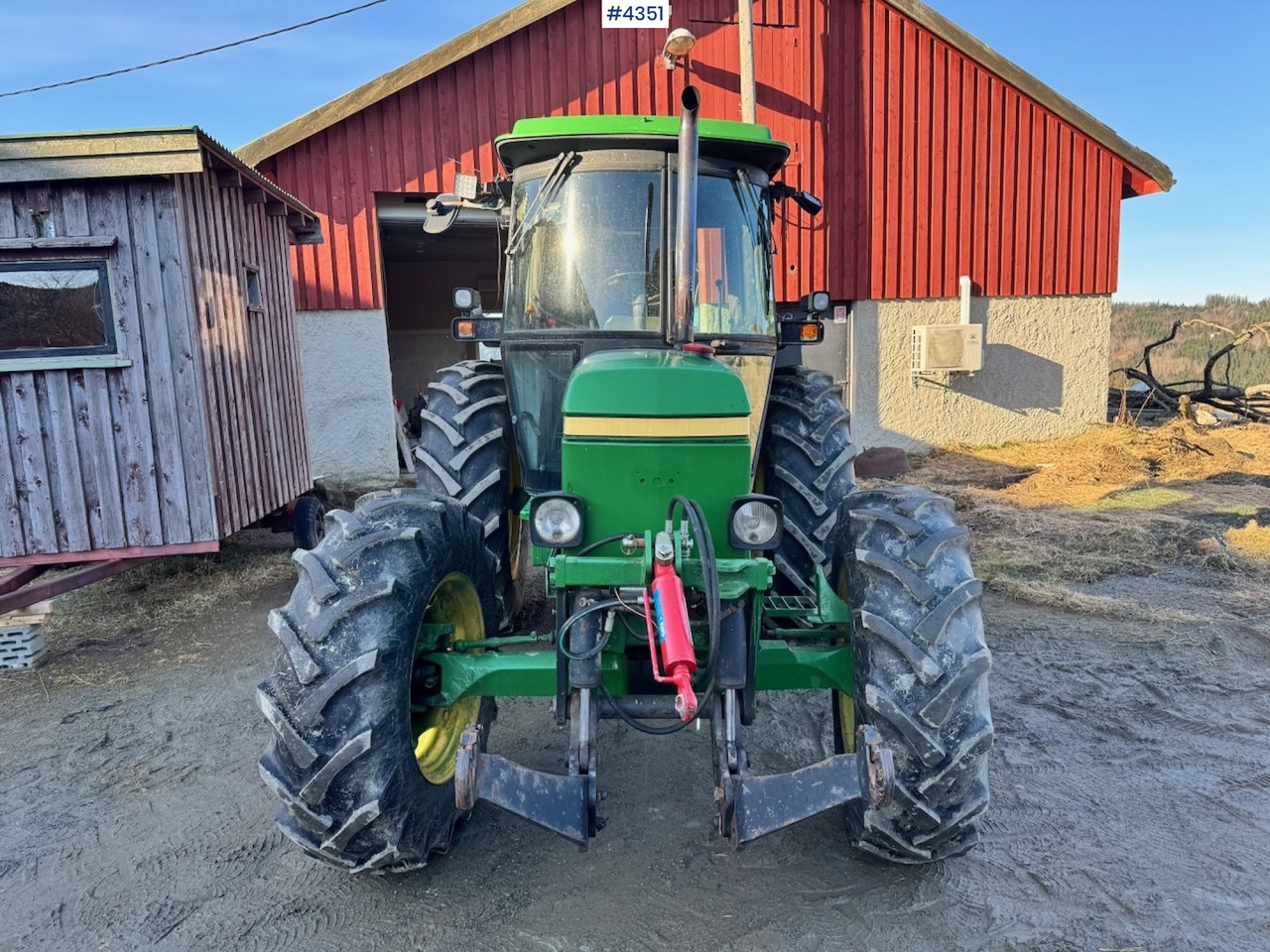 1991 John Deere 2850 4x4 Synchron w/ front hydraulics. - Traktor: 3 kép. 1991 John Deere 2850 4x4 Synchron w/ front hydraulics. - Traktor: 3 kép.