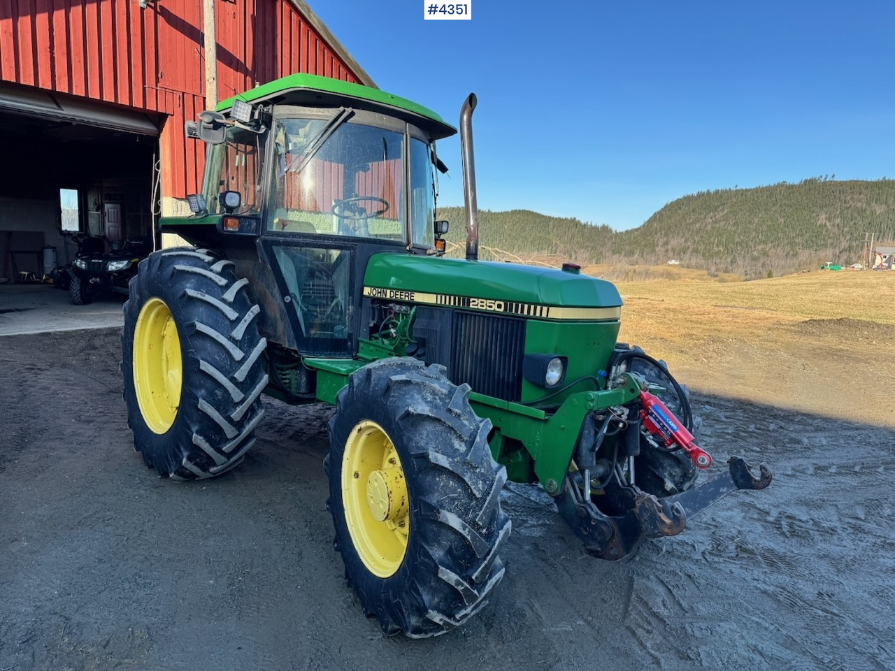1991 John Deere 2850 4x4 Synchron w/ front hydraulics. - Traktor: 5 kép. 1991 John Deere 2850 4x4 Synchron w/ front hydraulics. - Traktor: 5 kép.