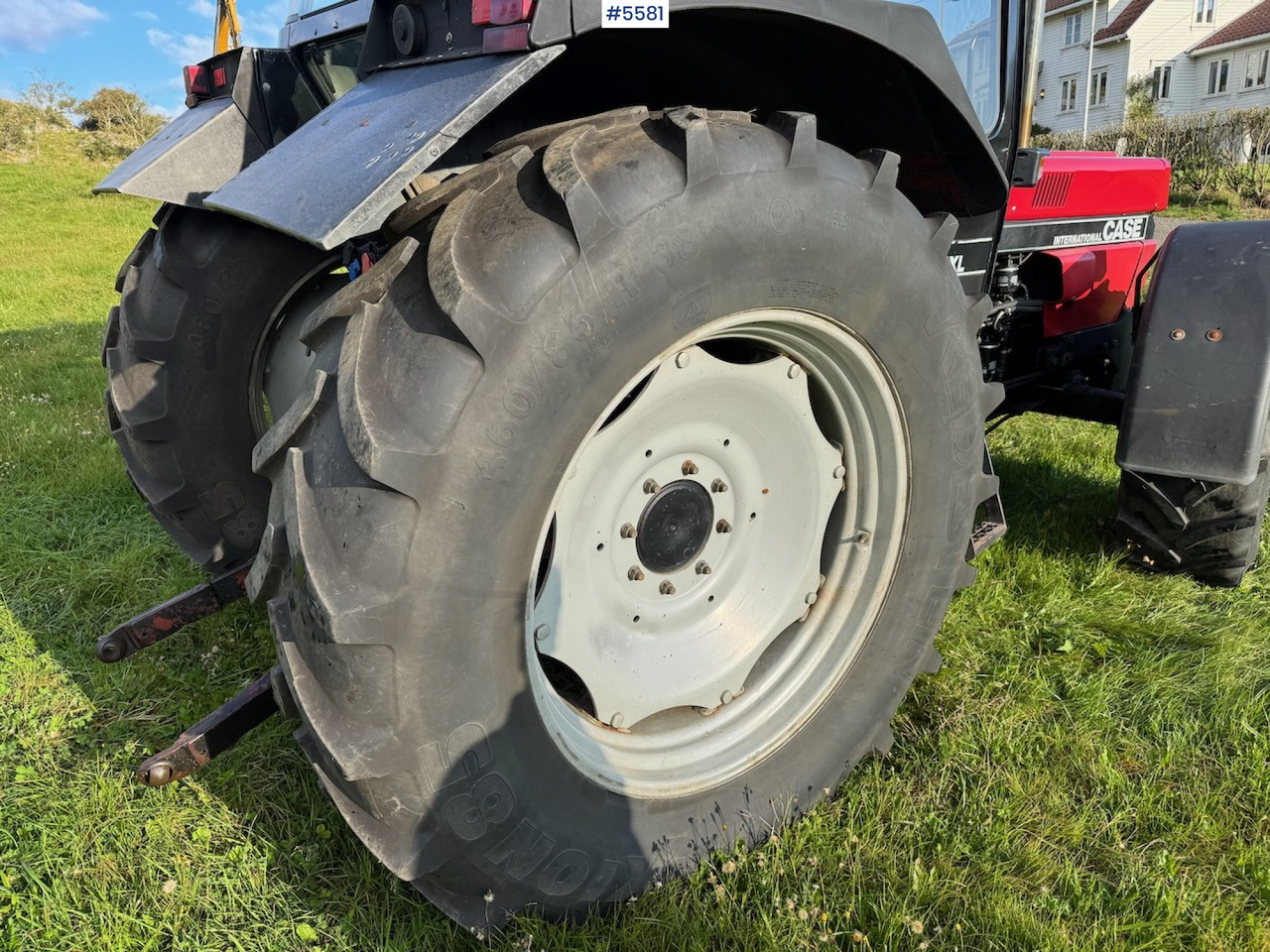 1992 Case IH 845 XL w/ front hydraulics - Traktor: 4 kép. 1992 Case IH 845 XL w/ front hydraulics - Traktor: 4 kép.