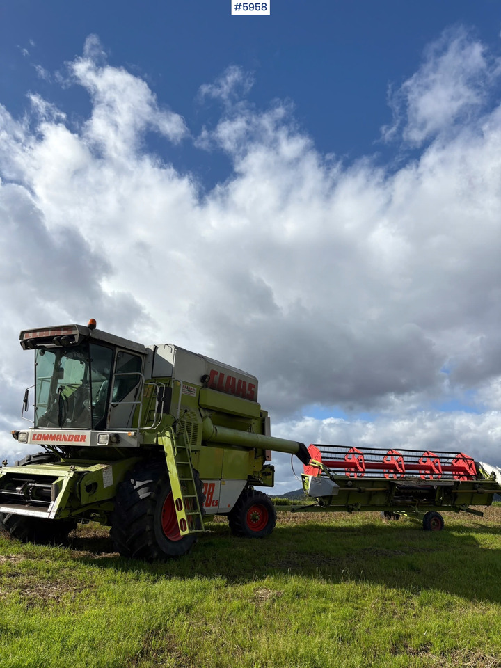 1993 Claas Commandor 228 CS - Kombájn: 2 kép. 1993 Claas Commandor 228 CS - Kombájn: 2 kép.
