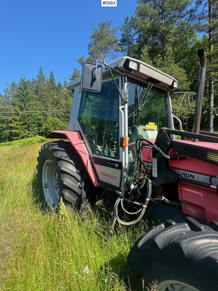 1994 Massey Ferguson 3075 4x4 w/ front loader - Traktor: 2 kép. 1994 Massey Ferguson 3075 4x4 w/ front loader - Traktor: 2 kép.