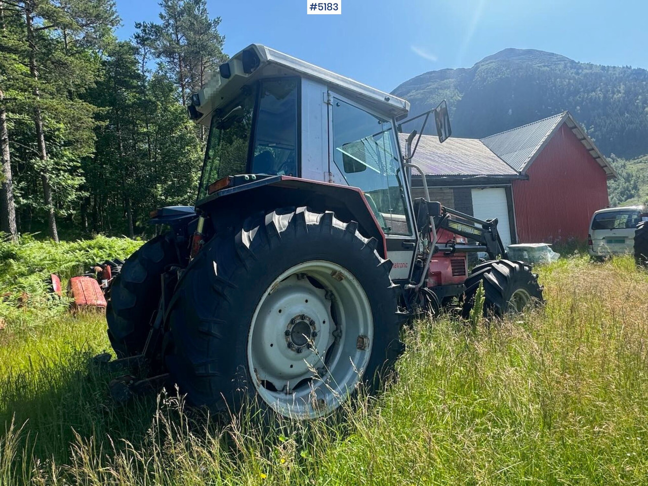 1994 Massey Ferguson 3075 4x4 w/ front loader - Traktor: 5 kép. 1994 Massey Ferguson 3075 4x4 w/ front loader - Traktor: 5 kép.