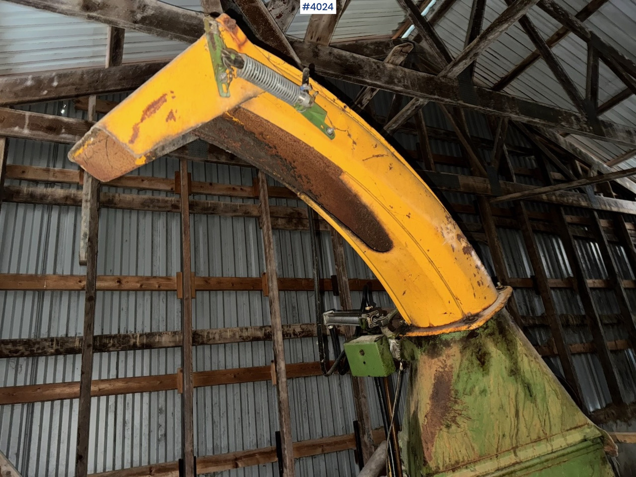 1994 Serigstad 35 harvester with tractor part - Szálastakarmány betakarítás gépei: 4 kép. 1994 Serigstad 35 harvester with tractor part - Szálastakarmány betakarítás gépei: 4 kép.