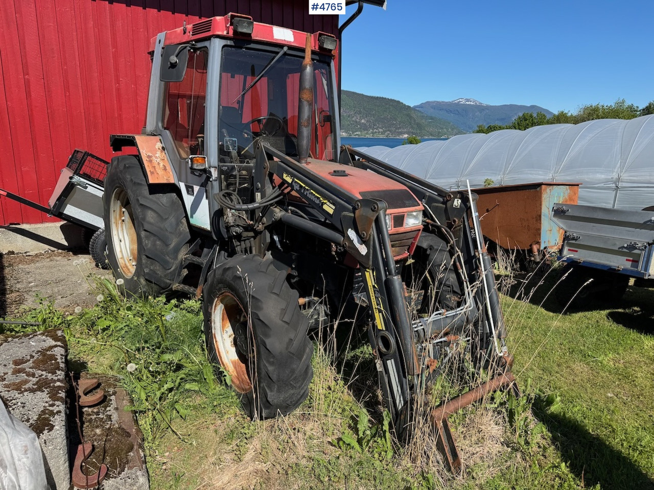 1995 Case International 4230 w/front loader. - Traktor: 4 kép. 1995 Case International 4230 w/front loader. - Traktor: 4 kép.