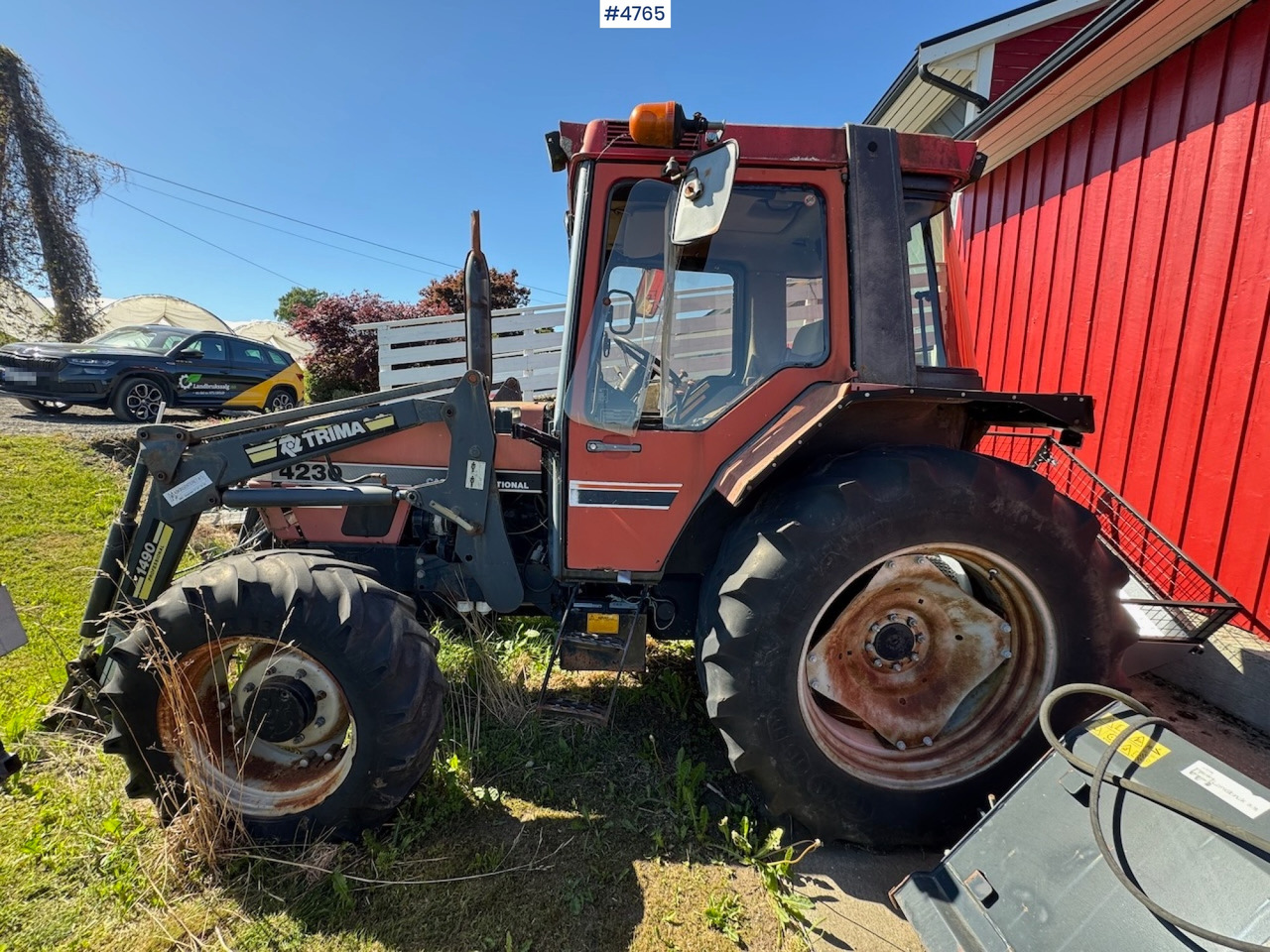 1995 Case International 4230 w/front loader. - Traktor: 1 kép. 1995 Case International 4230 w/front loader. - Traktor: 1 kép.