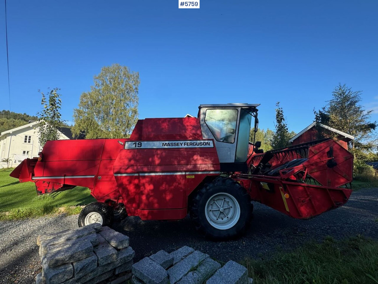 1995 Massey ferguson 19 - Kombájn: 2 kép. 1995 Massey ferguson 19 - Kombájn: 2 kép.