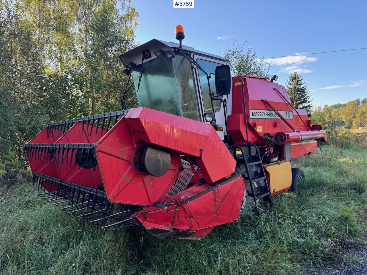 1995 Massey ferguson 19 - Kombájn: 3 kép. 1995 Massey ferguson 19 - Kombájn: 3 kép.