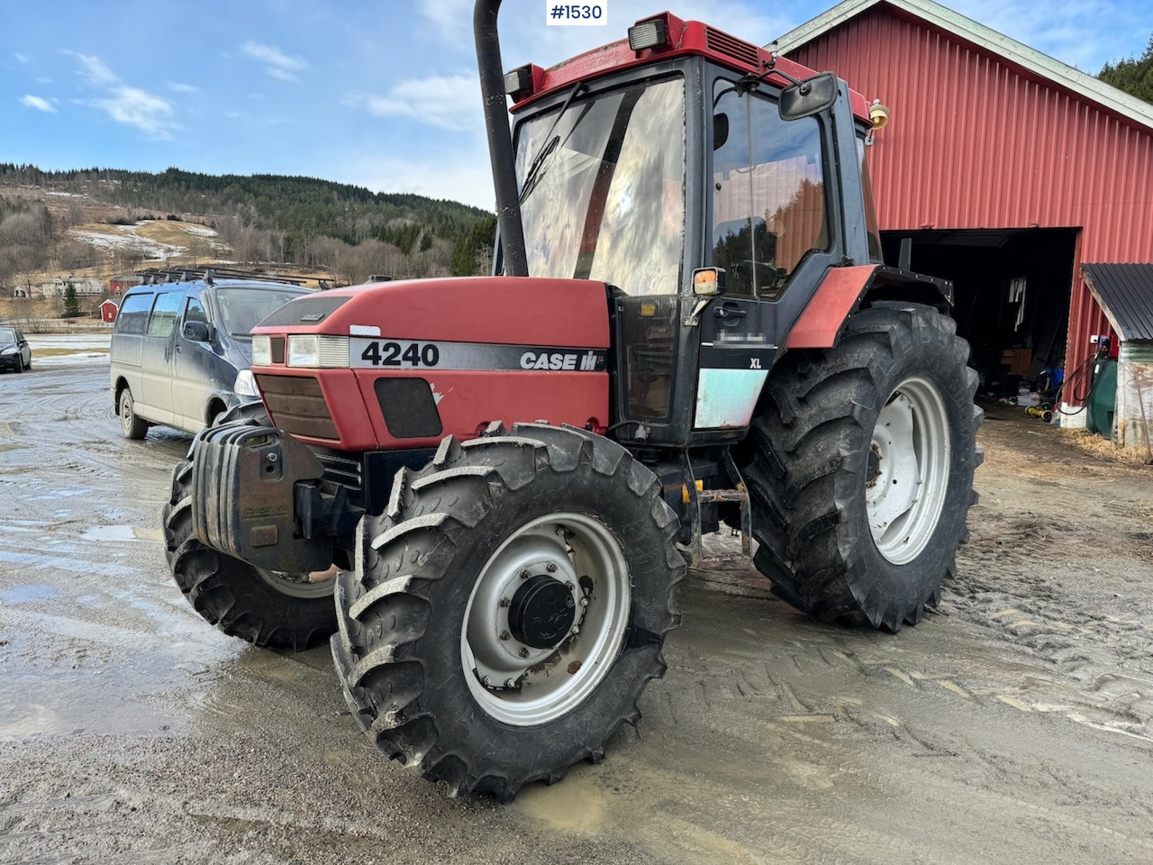 1996 Case IH 4240 XL - Traktor: 3 kép. 1996 Case IH 4240 XL - Traktor: 3 kép.