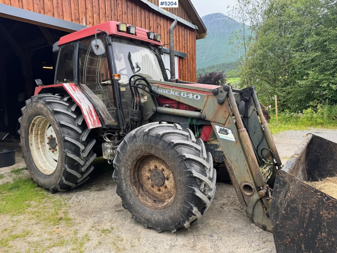 1996 Case International 5120 Maxxum - Traktor: 2 kép. 1996 Case International 5120 Maxxum - Traktor: 2 kép.