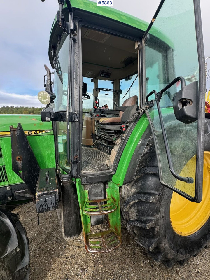 Traktor 1996 John Deere 6400 4x4 w/ front loader.: 10 kép.