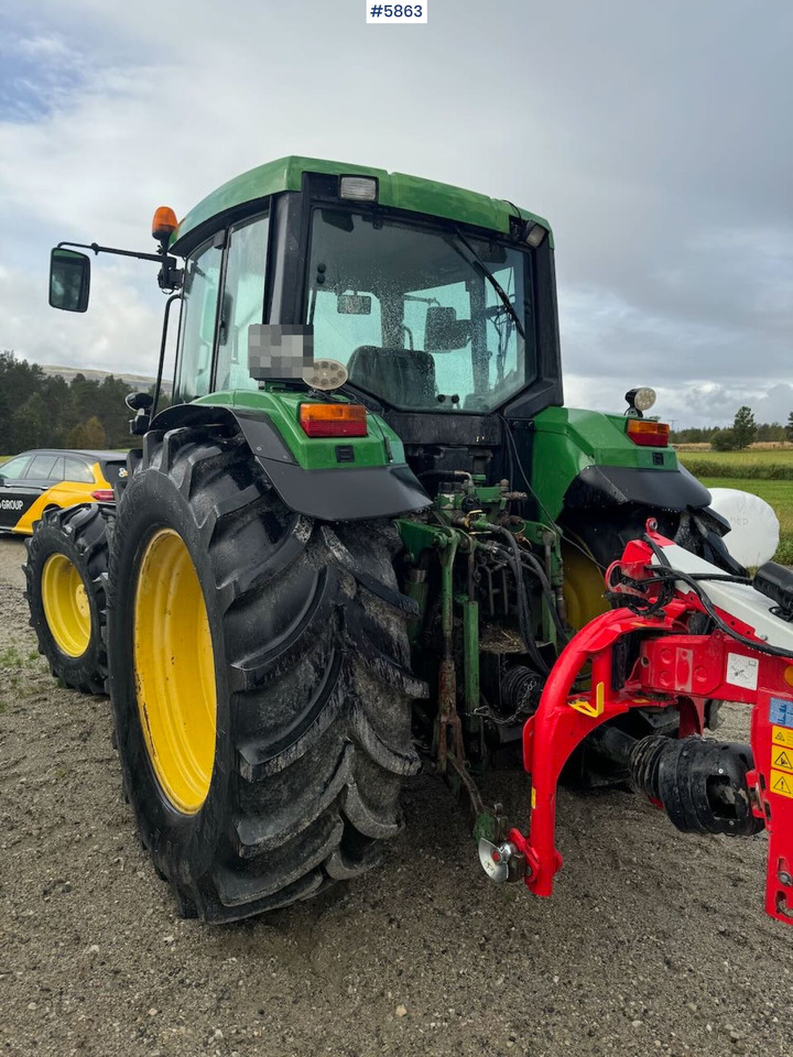Traktor 1996 John Deere 6400 4x4 w/ front loader.: 7 kép.