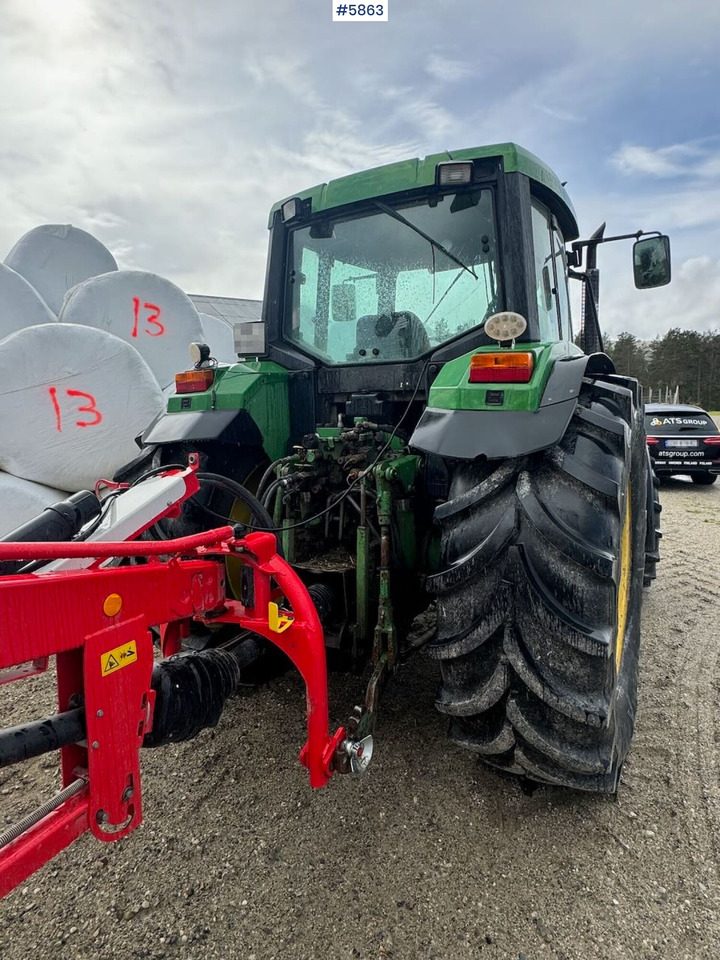 Traktor 1996 John Deere 6400 4x4 w/ front loader.: 9 kép.