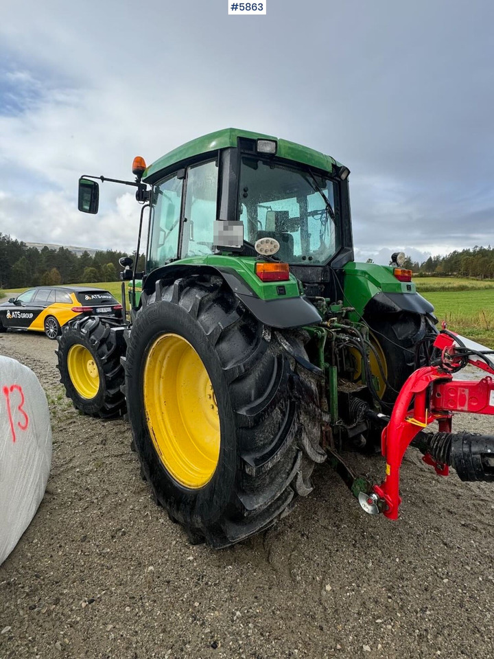 Traktor 1996 John Deere 6400 4x4 w/ front loader.: 8 kép.